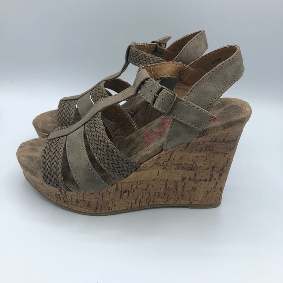 Jellypop Shoes - Jellypop taupe wedges size 6.5